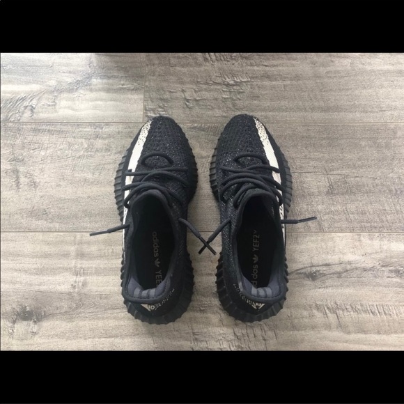 YEEZY BOOST 350 V2 'OREO - Picture 5 of 8